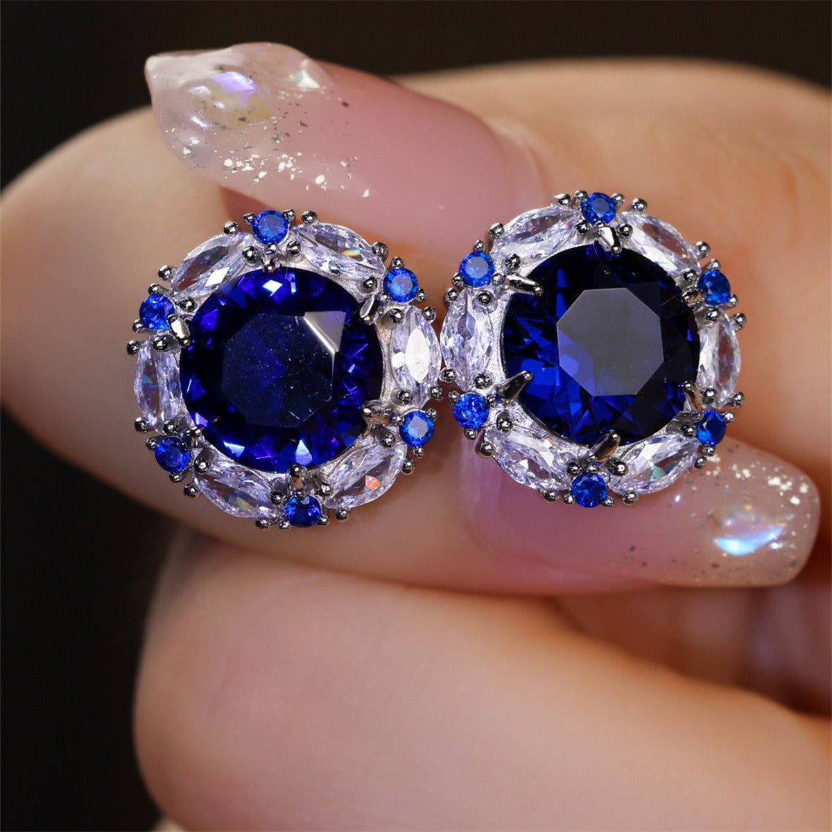 New Style Inlaid Zircon Round Earrings