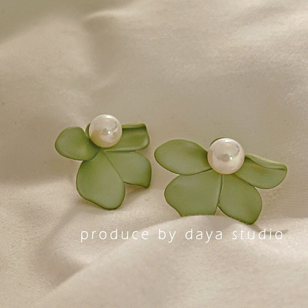Cute Sweet Romantic Pearl Petal Stud Earrings - Zi Collection Hub