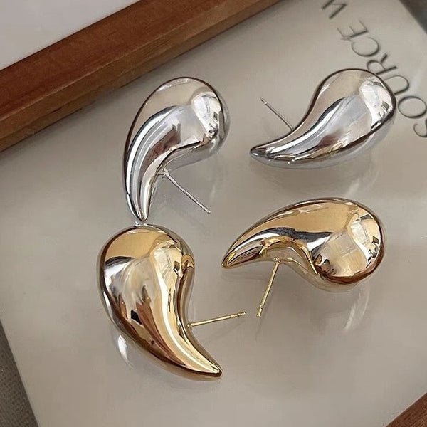 High-grade niche hollow water drop earrings