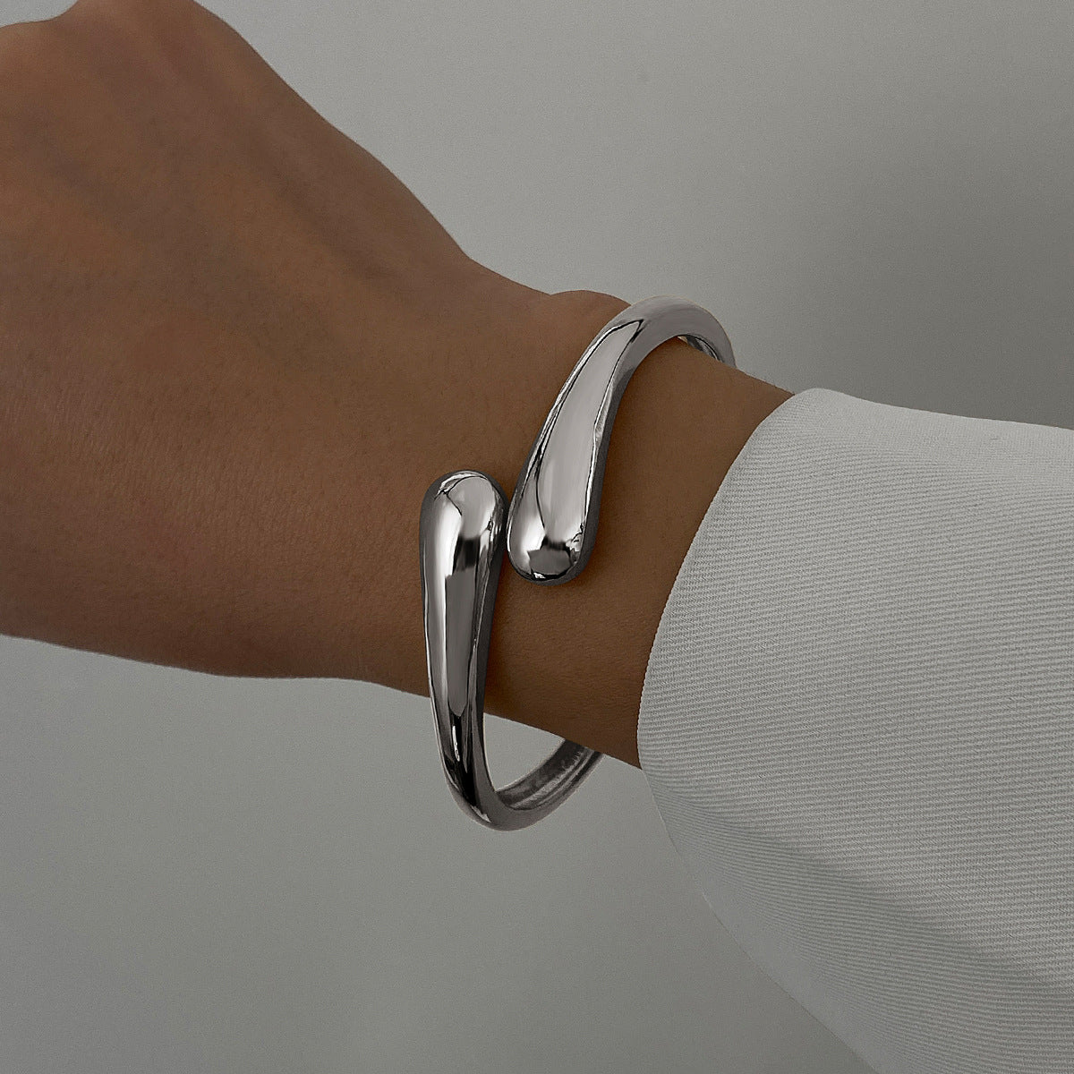 Abstract Fluid Gold Alloy Cuff Bracelet  | Zi Collection Hub