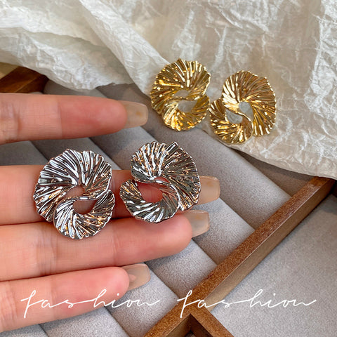 Asymmetrical Shape Texture Earrings