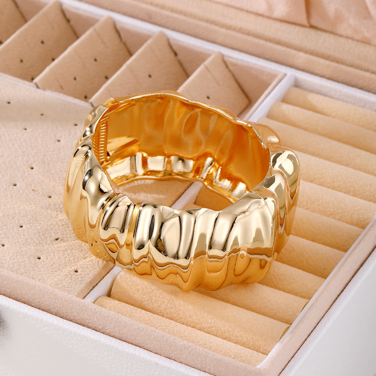 BRAL83 - Metallic irregular Wide Open Bracelet