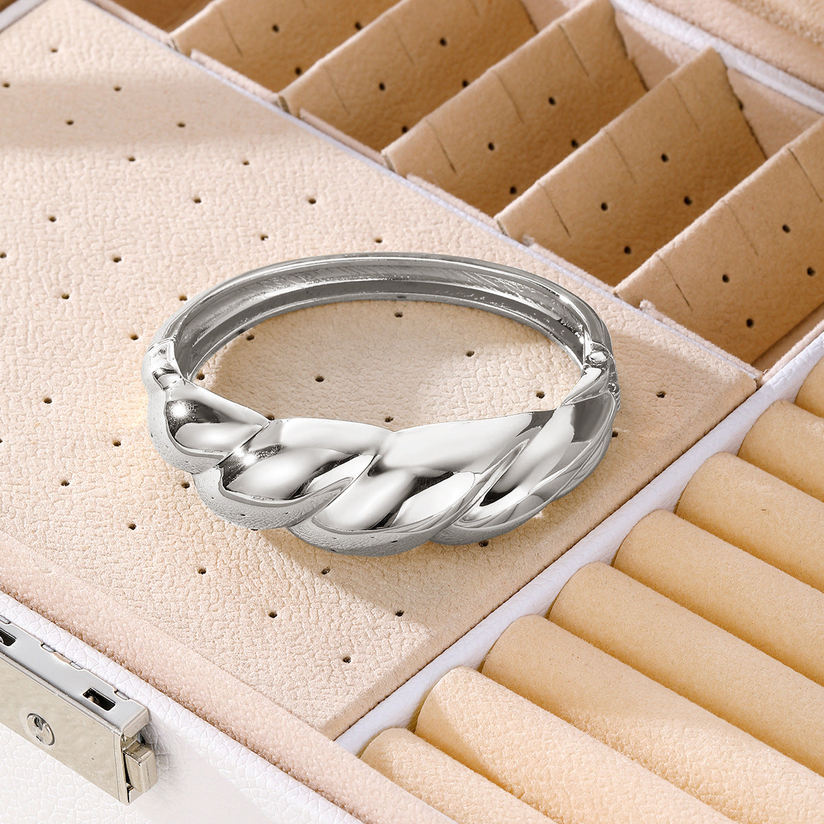 BRAL84 -  Heavy Metal Twisted Bracelet