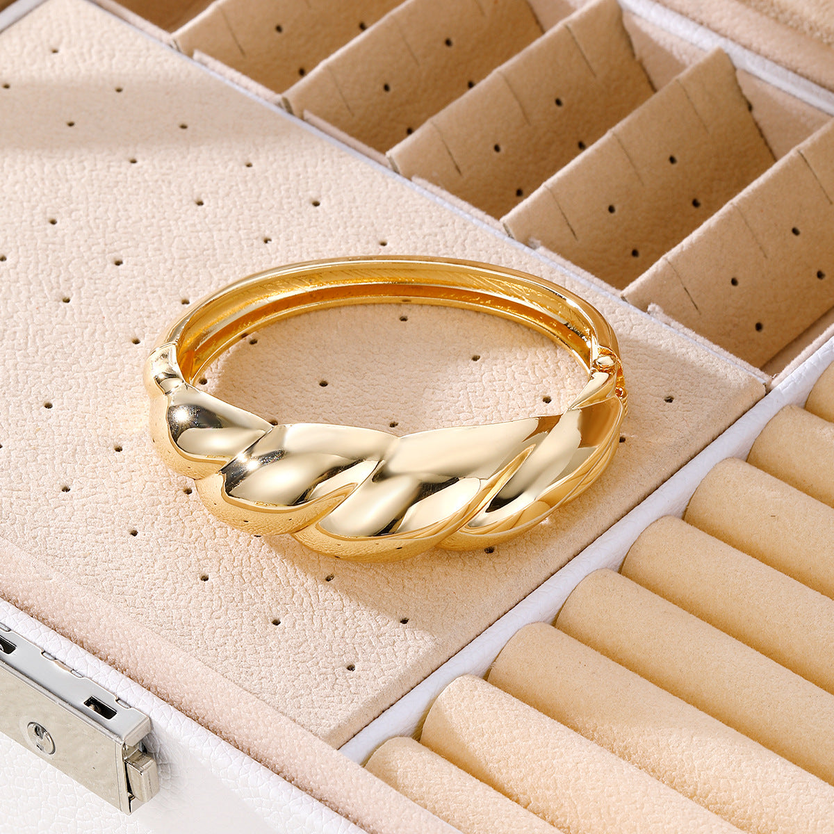BRAL84 -  Heavy Metal Twisted Bracelet