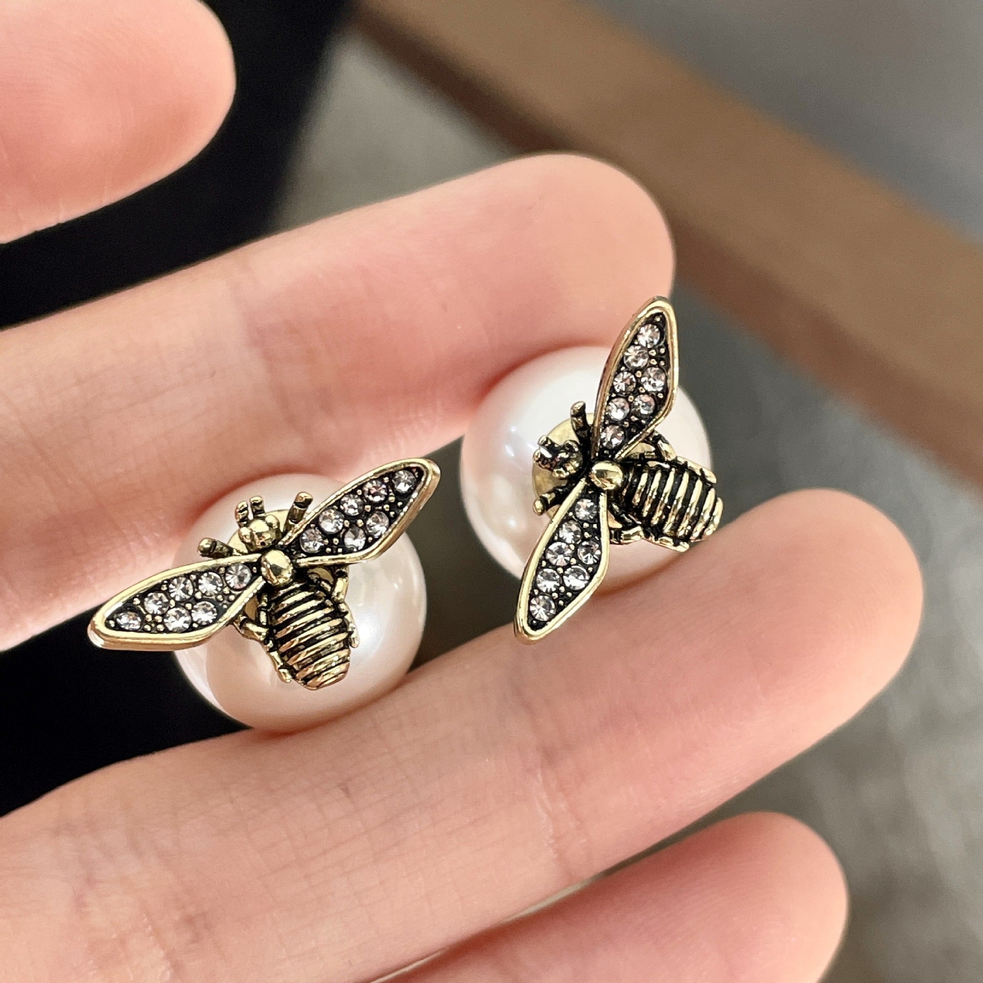 ER485 - Bee insect Pearl Two-Way Earrings