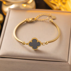 Black & White Clover Gold Bracelet