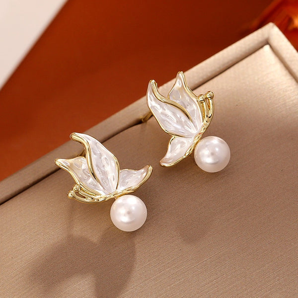 Chic Butterfly Pearl Earrings