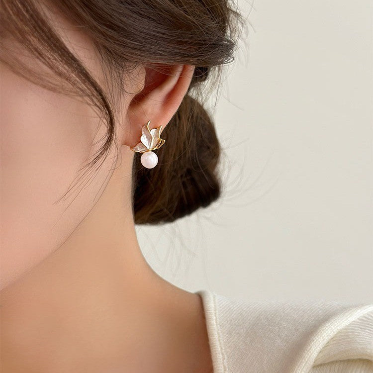 Chic Butterfly Pearl Earrings
