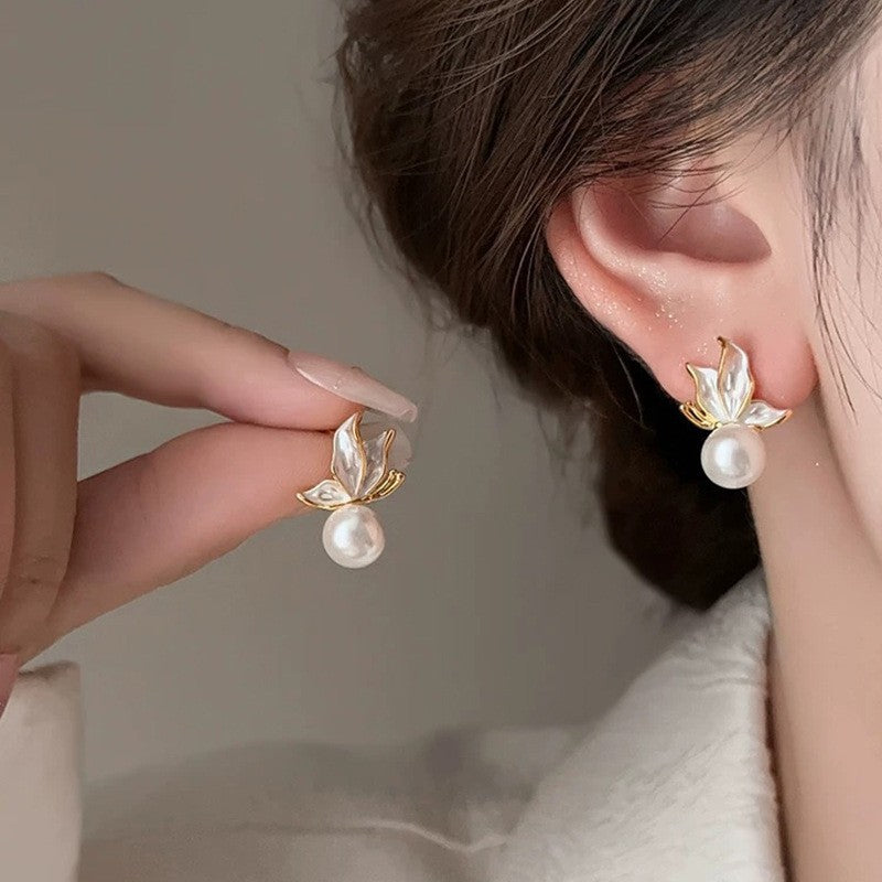 Chic Butterfly Pearl Earrings