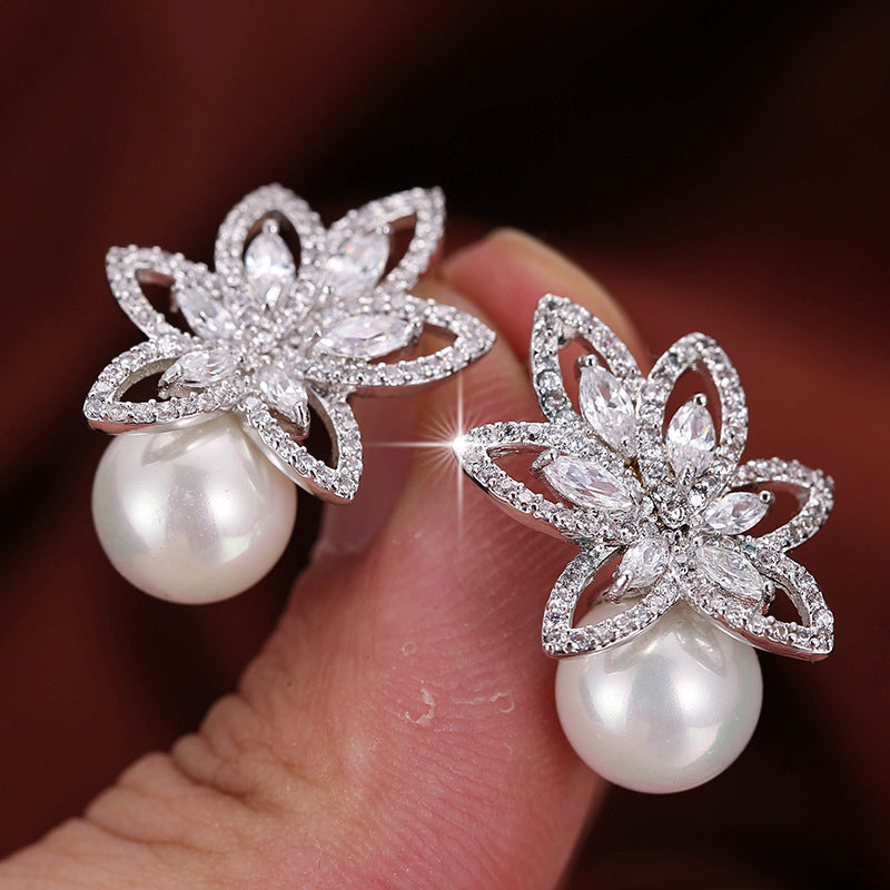 ZER32 - Creative Floral Pearl Stud Earrings