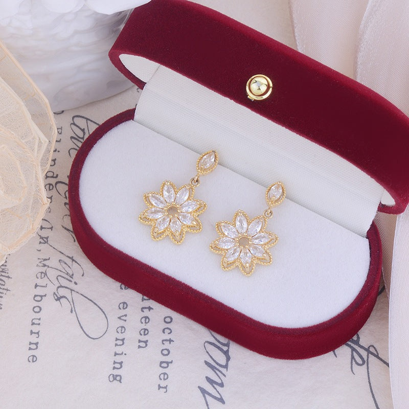 ER516 - Crystal Flower Earrings