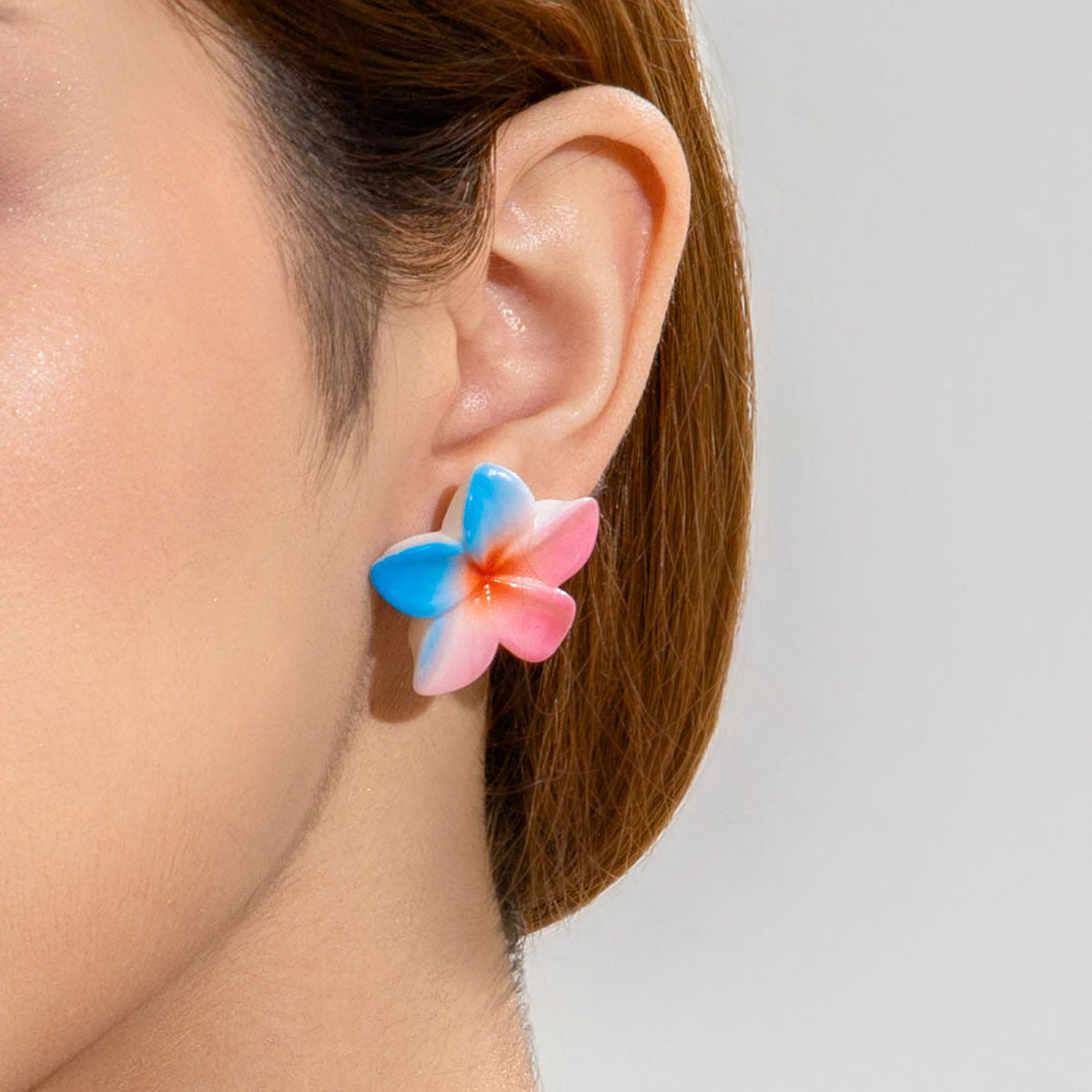 Daisy Resin Flower Earrings