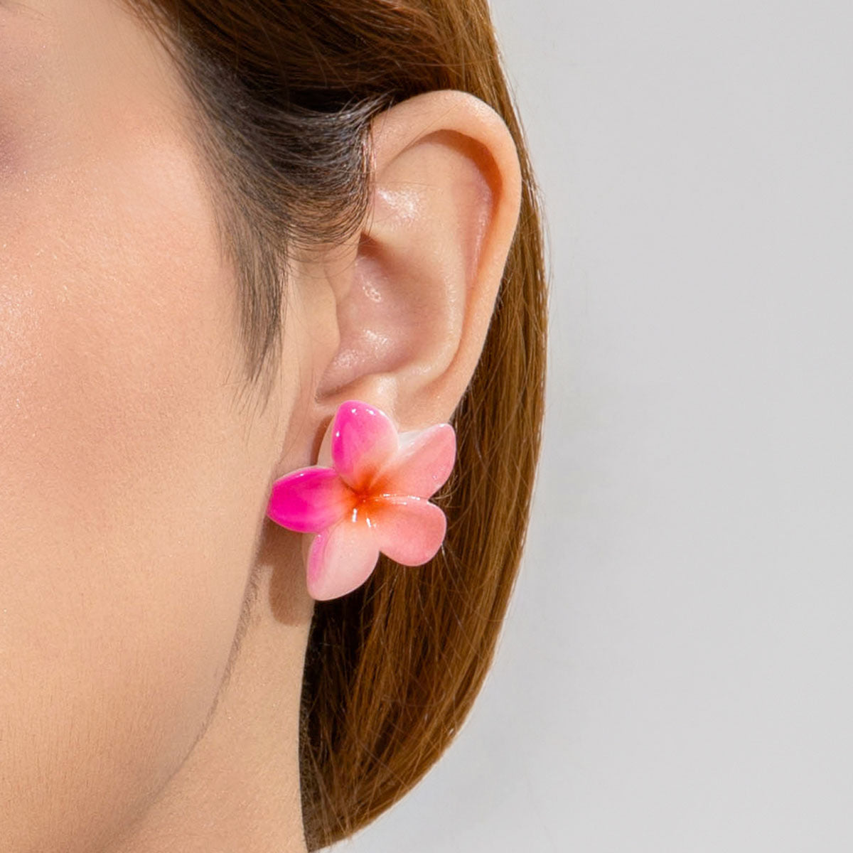 Daisy Resin Flower Earrings