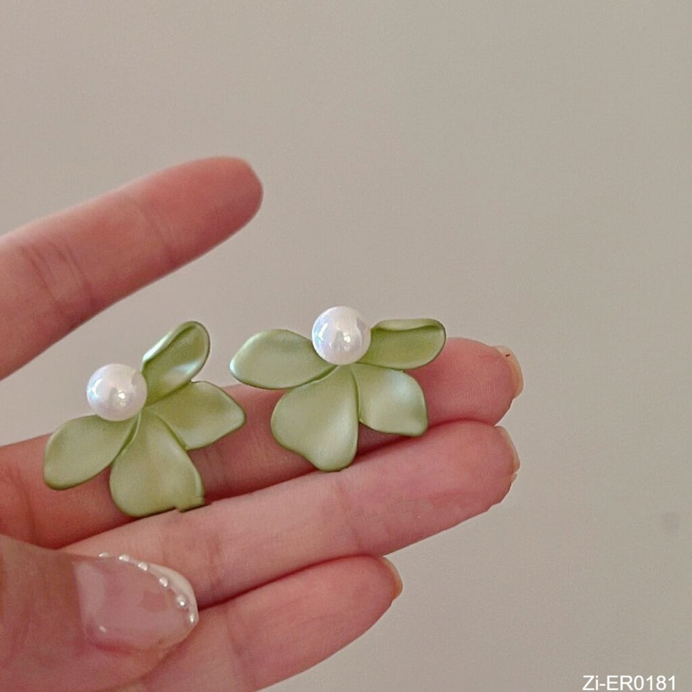 Cute Sweet Romantic Pearl Petal Stud Earrings
