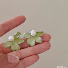 Cute Sweet Romantic Pearl Petal Stud Earrings