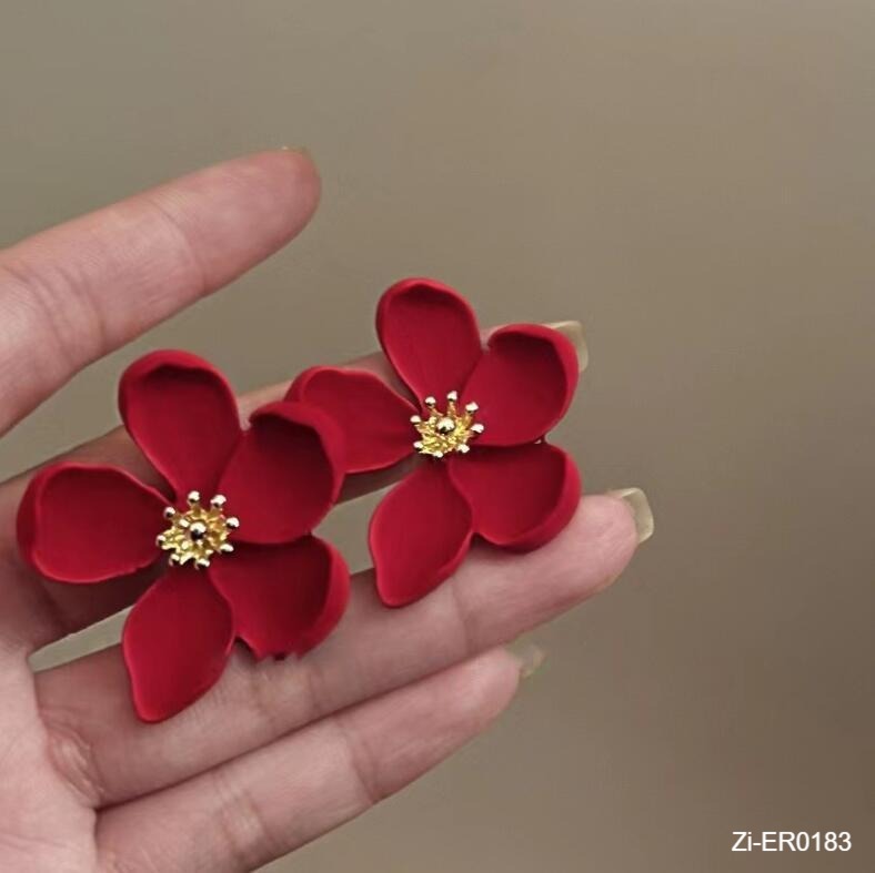 Sweet Red Gold Flower Stud Earrings