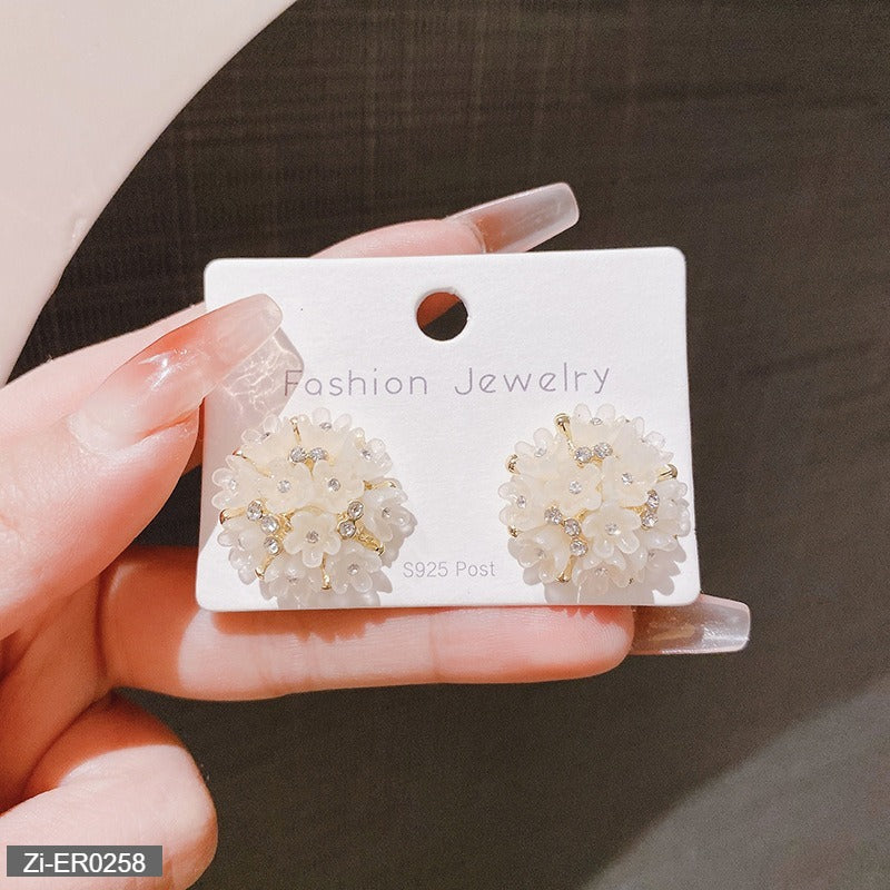 Three-Dimensional Flower Sweet Temperament Earrings