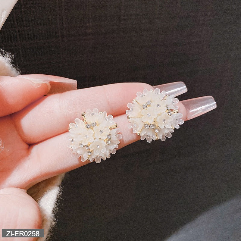 Three-Dimensional Flower Sweet Temperament Earrings