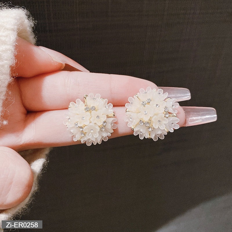 Three-Dimensional Flower Sweet Temperament Earrings