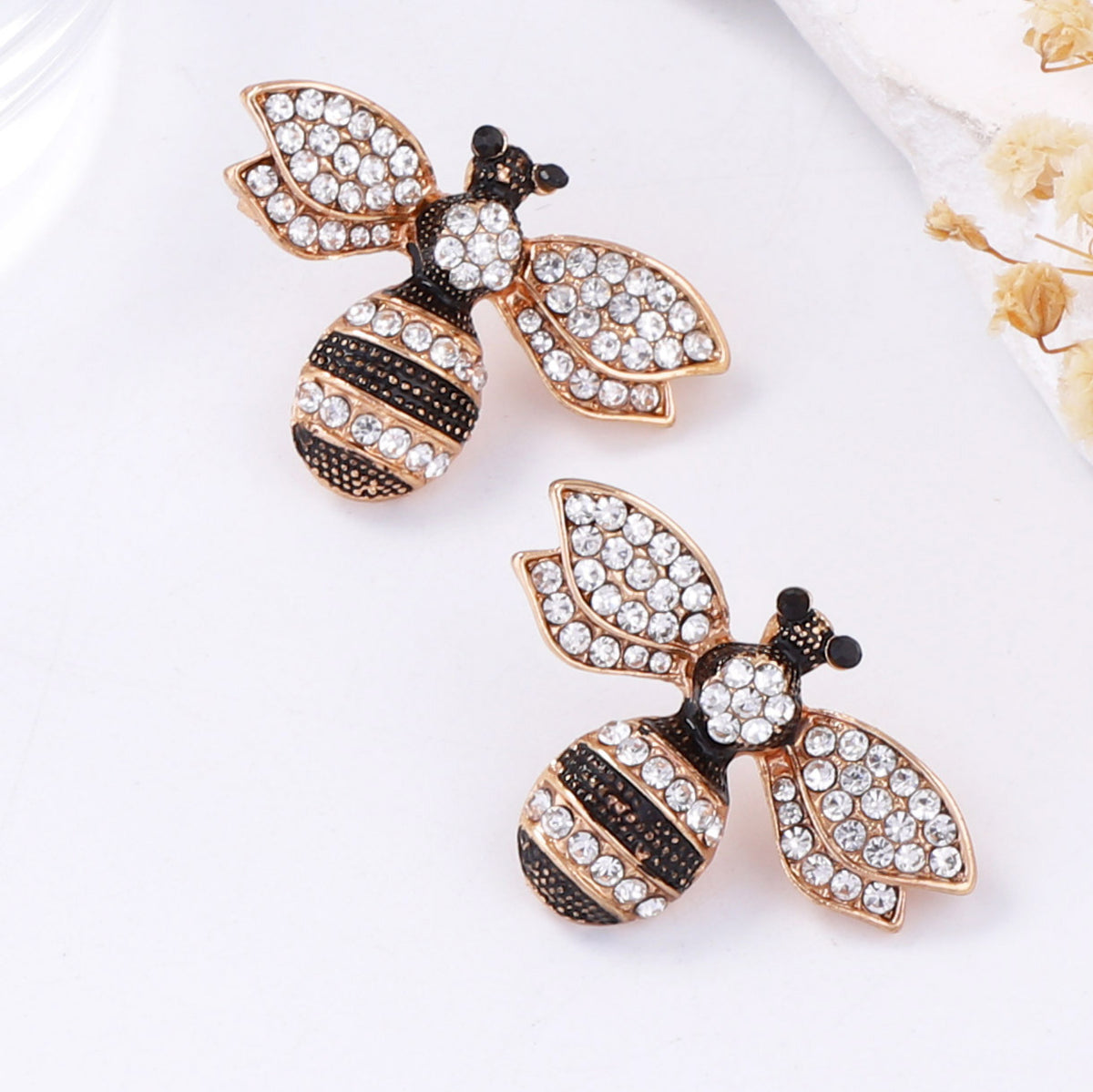 ER542 - Bee Luxury Minimalist Earrings