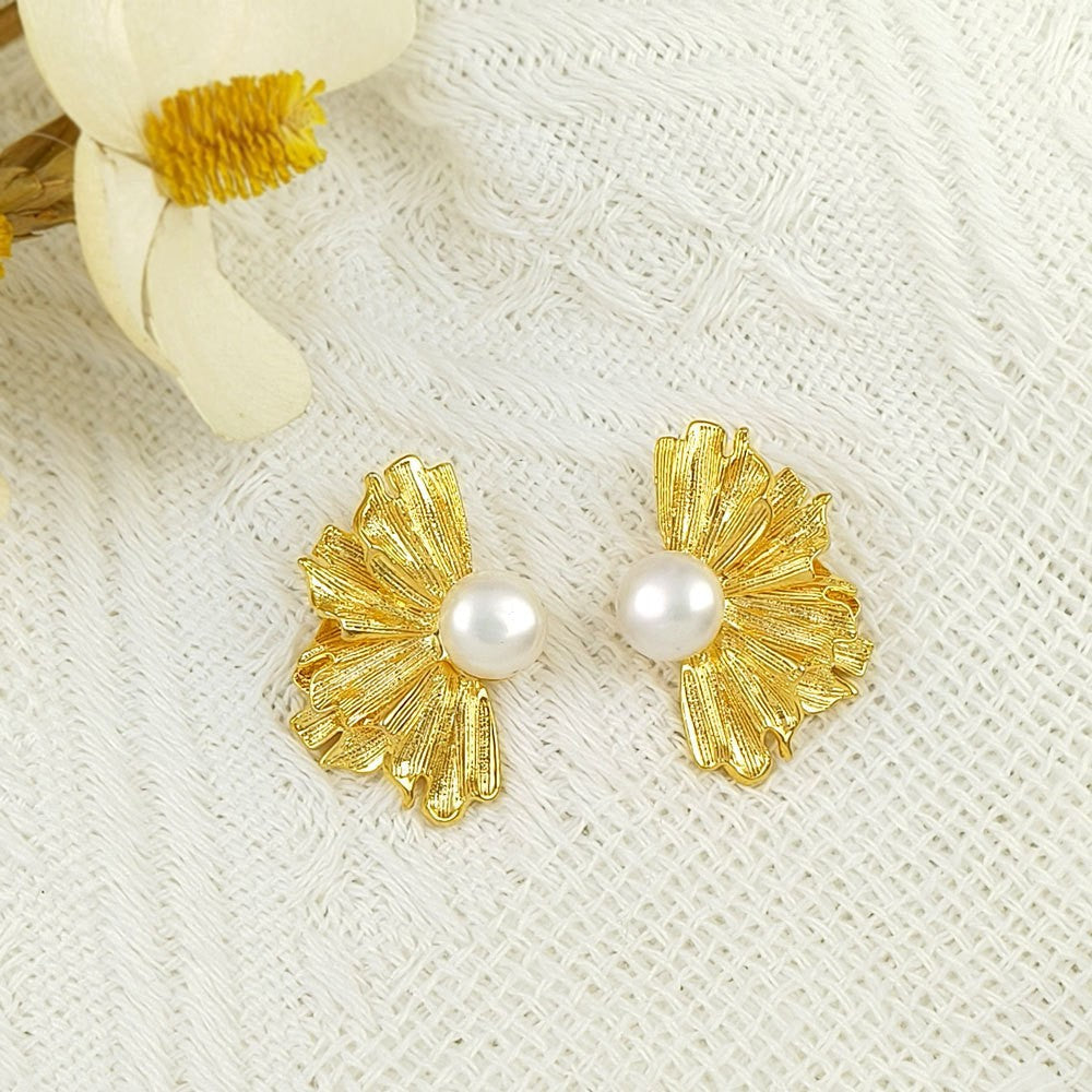 ER546 - Fan Shaped Pearl Stud Earrings