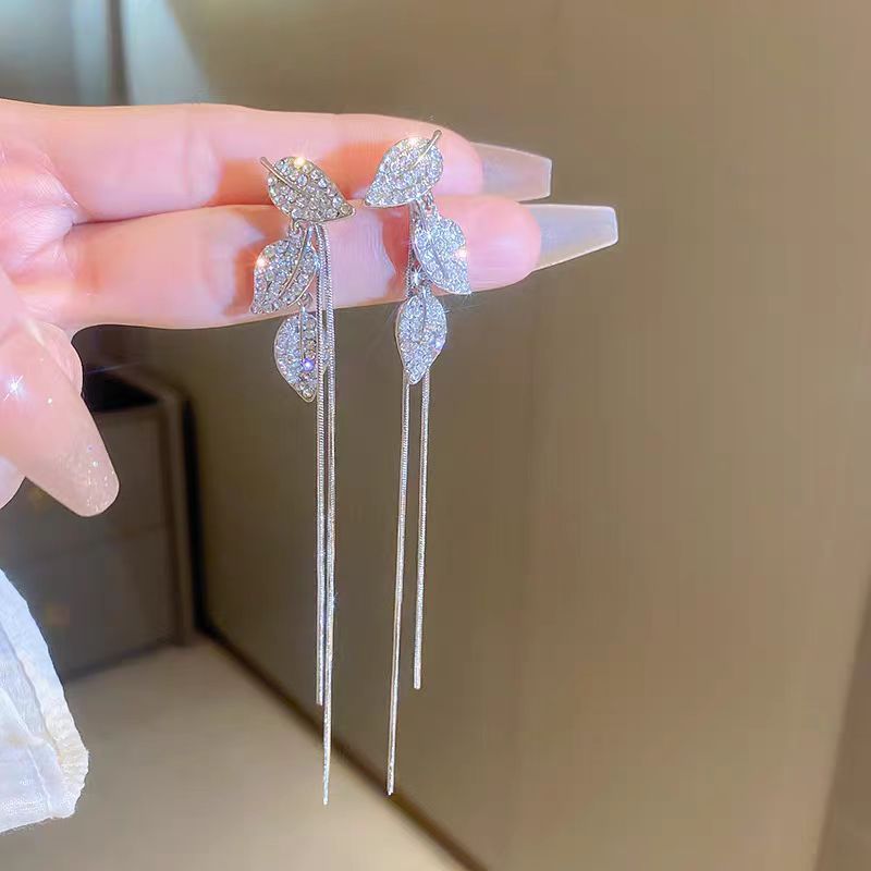 ER548 - Leaf Tassel Earrings