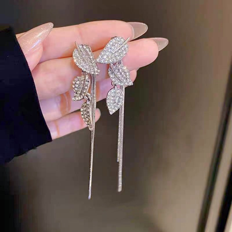 ER548 - Leaf Tassel Earrings