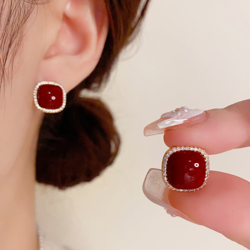 ER551 - Square Pearl Stud Earrings