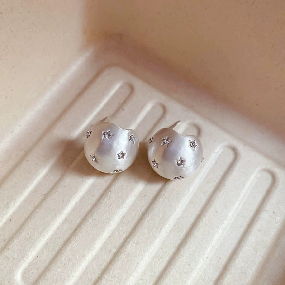 ER554 - Stud Earrings