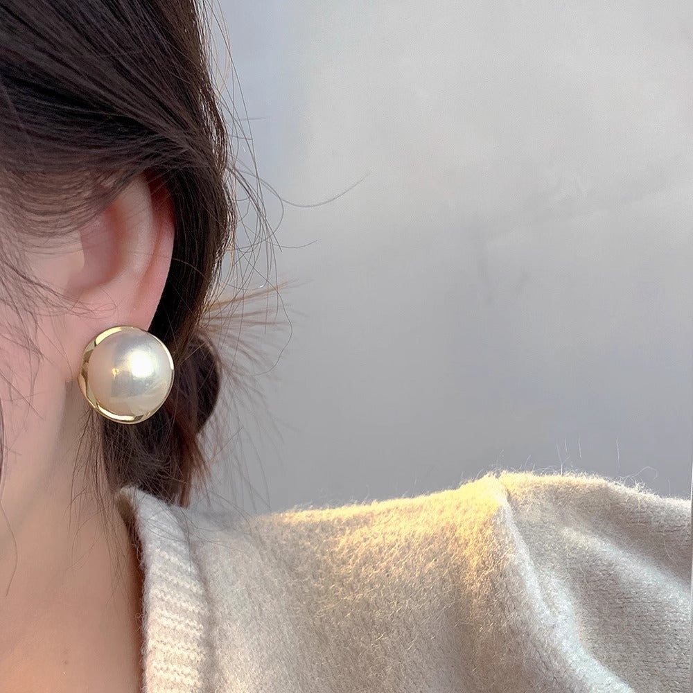 ER559 - Elegant Pearl Earring