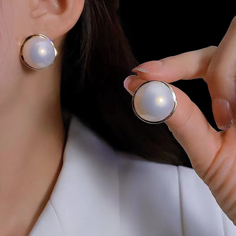ER559 - Elegant Pearl Earring
