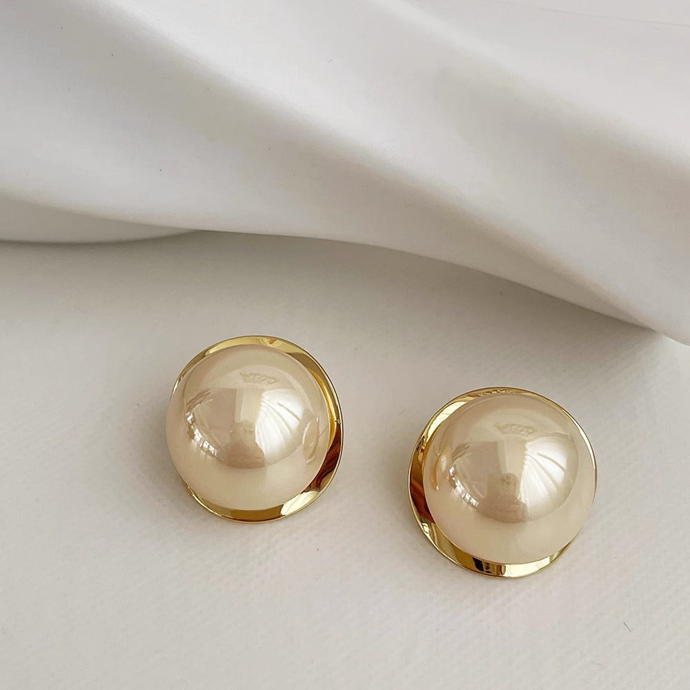 ER559 - Elegant Pearl Earring