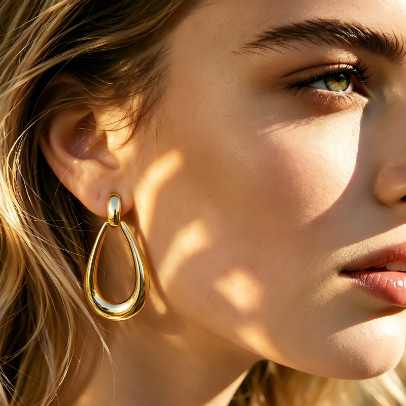 ER560 - Teardrop Shaped Earrings