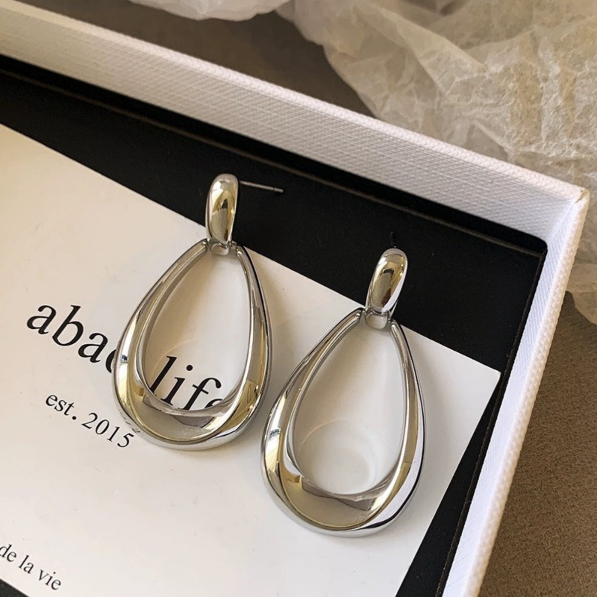 ER560 - Teardrop Shaped Earrings