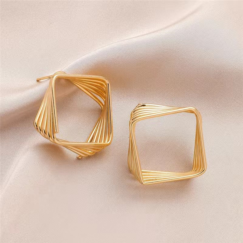 ER527 - Multi-Layered Folding Earrings