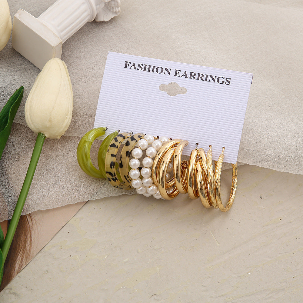 Pearl Leopard Print Acrylic C-Shaped Letter Earrings