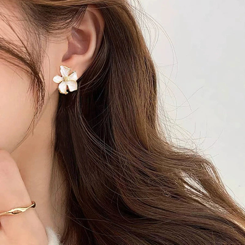 Elegant Floral Pearl Stud Earrings