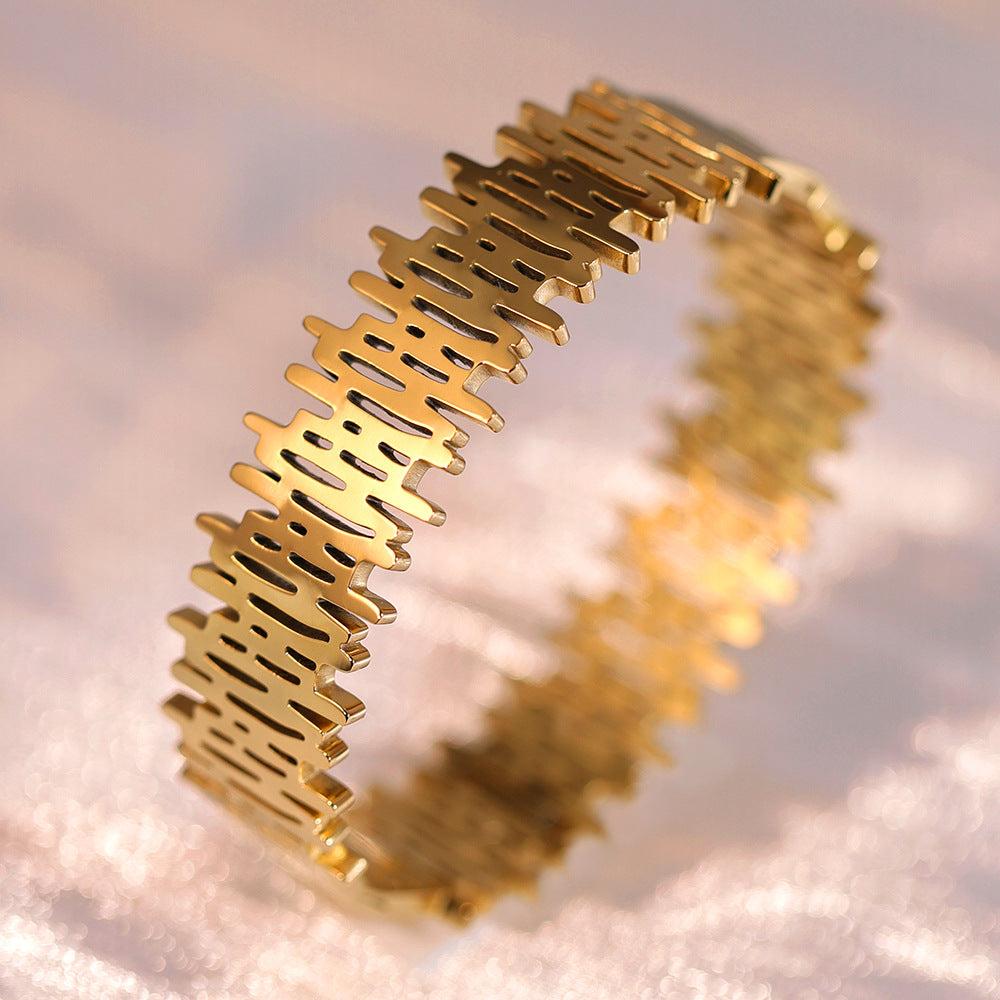 Elegant Geometric Gold Bracelet