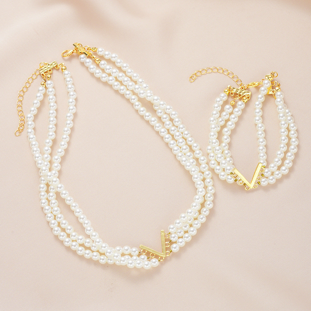 Elegant Pearl Choker & Bracelet Set