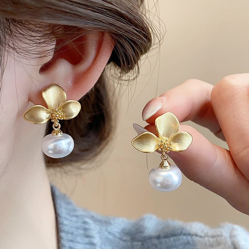 ER494 - Flower Pearl Stud Earrings