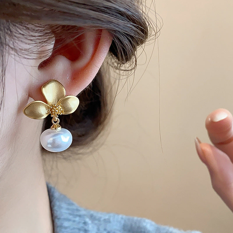 ER494 - Flower Pearl Stud Earrings