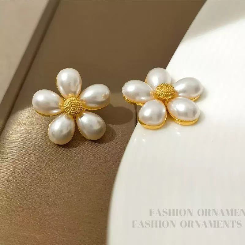 ER497 - French Pearl Flower Stud Earrings