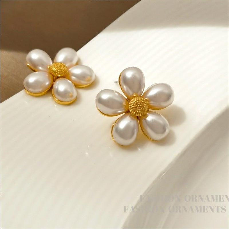 ER497 - French Pearl Flower Stud Earrings