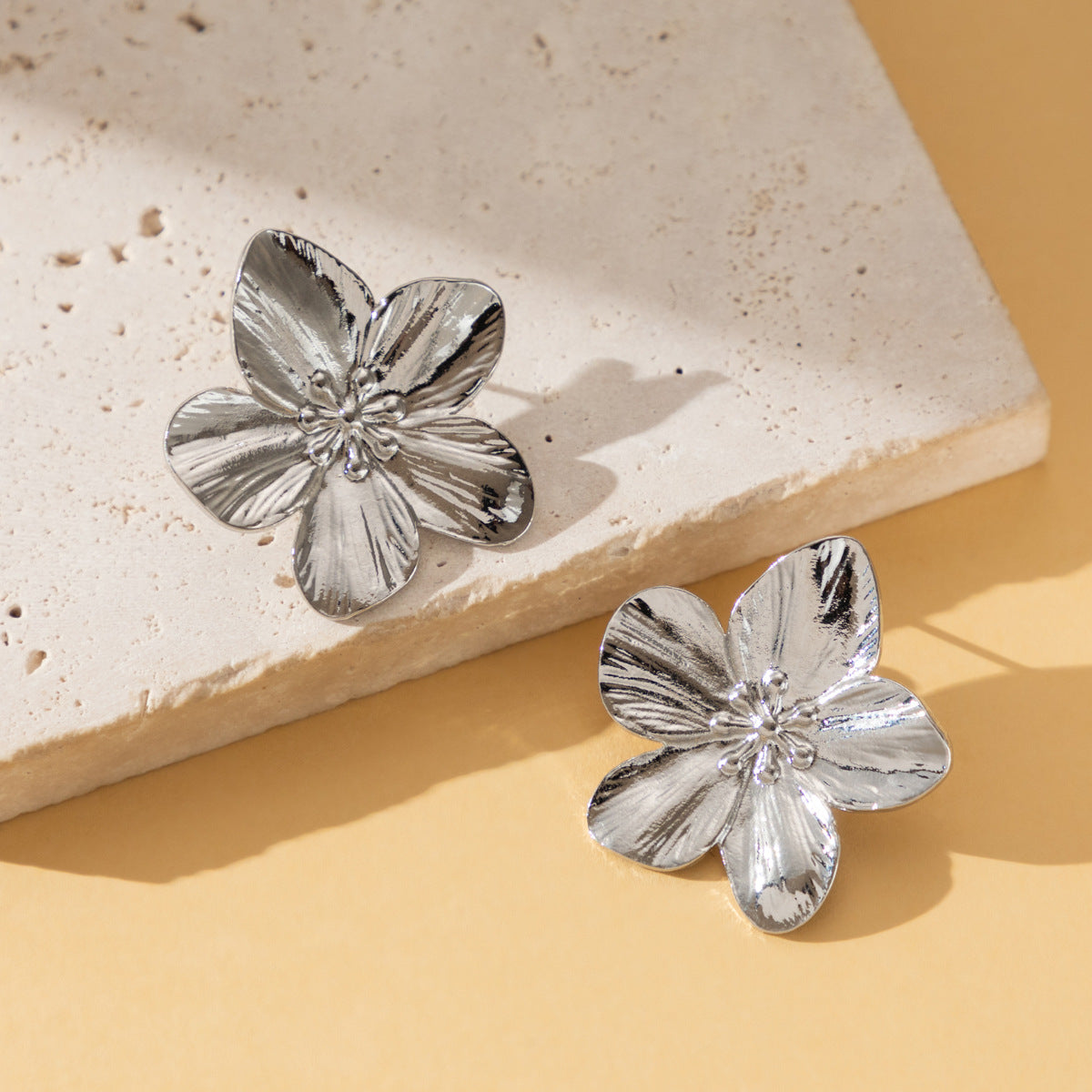 Golden Gleam Bloom Earrings