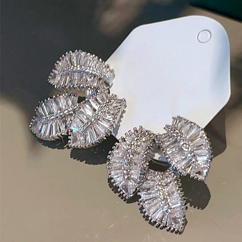 ZER25 - Gorgeous Leaf Earrings