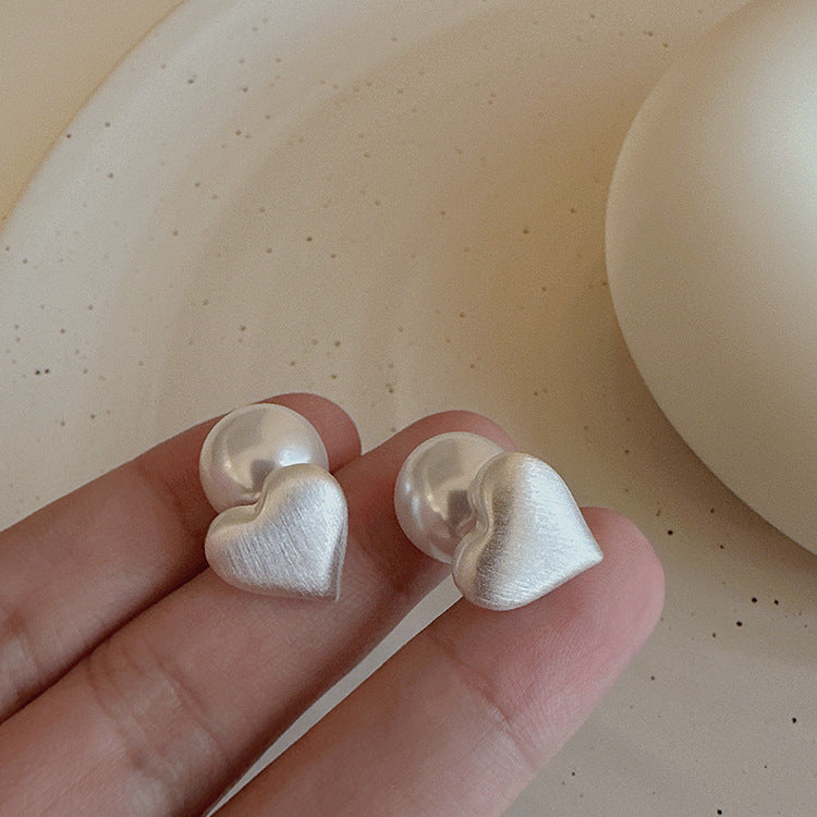 ER478 - Heart Shaped Pearl Stud Earrings