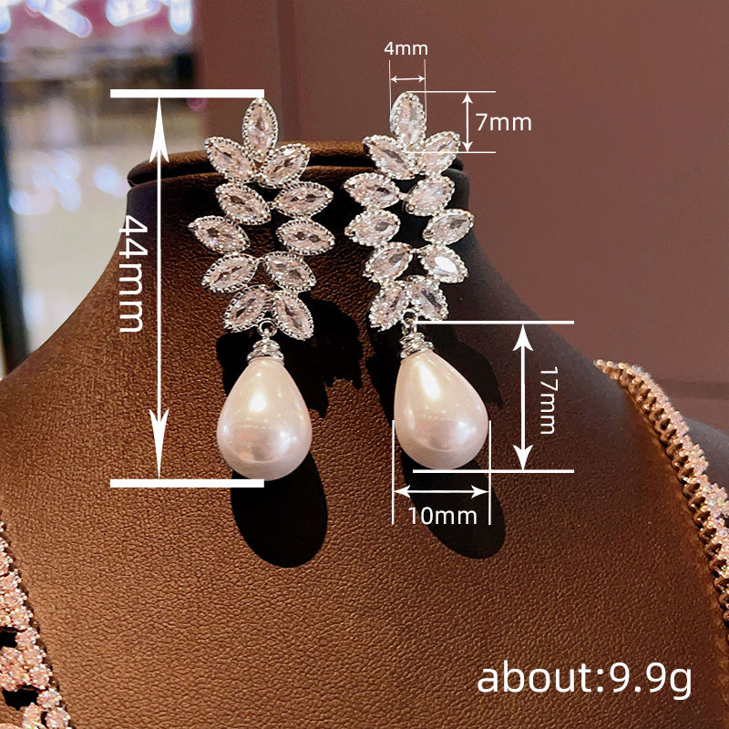 ZER21 - Horse Eye Leaf Earrings