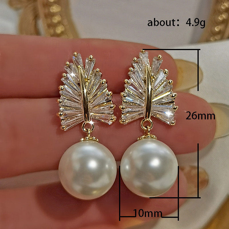 ZER05 - Leaf Design Imitation Pearl Earrings