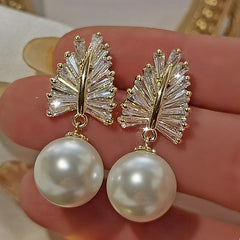 ZER05 - Leaf Design Imitation Pearl Earrings