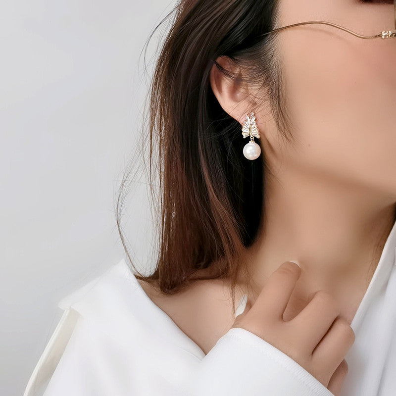 ZER05 - Leaf Design Imitation Pearl Earrings